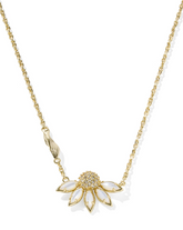 Anya Flower Short Pendant Necklace