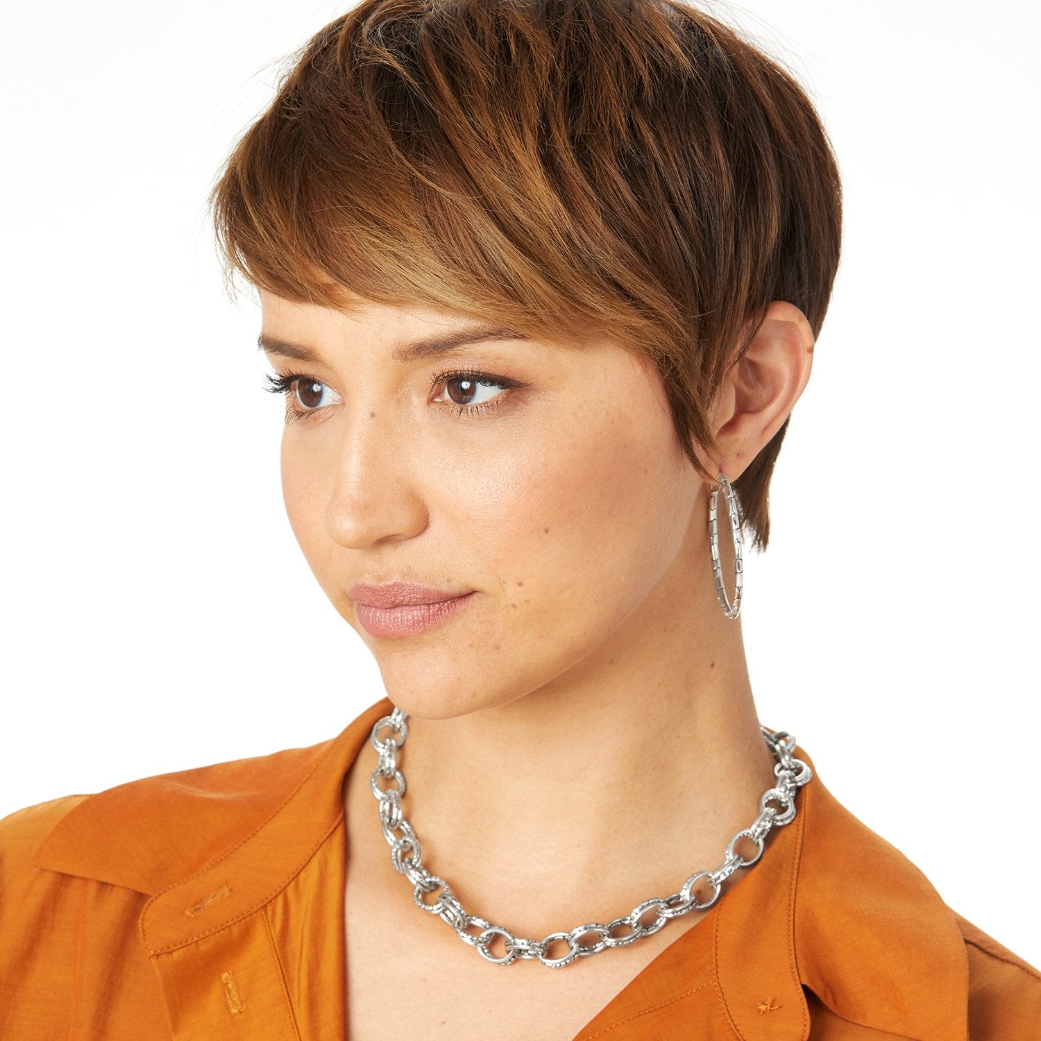 Pebble Link Necklace Model View