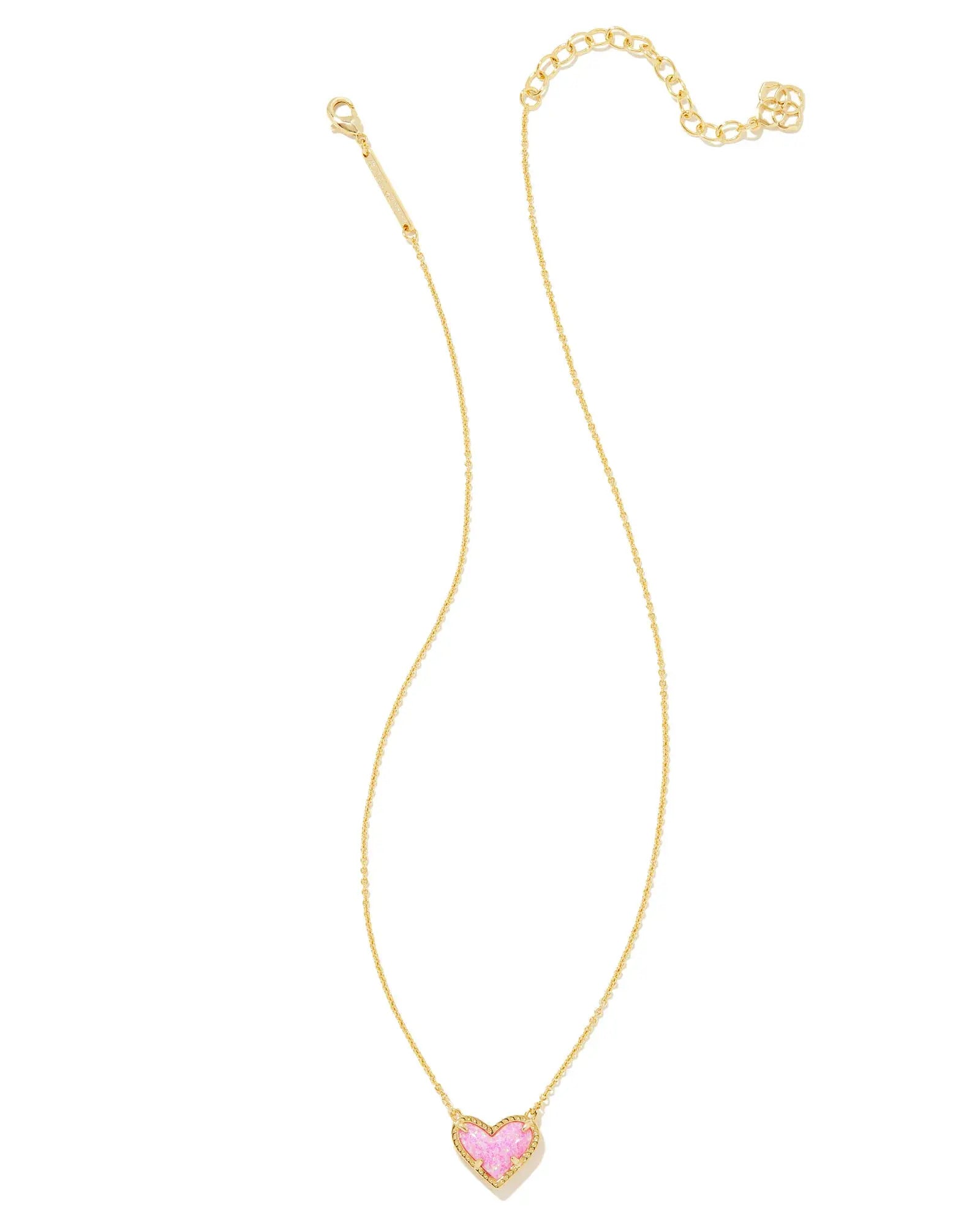 Ari Heart Pendant Necklace - Chain View