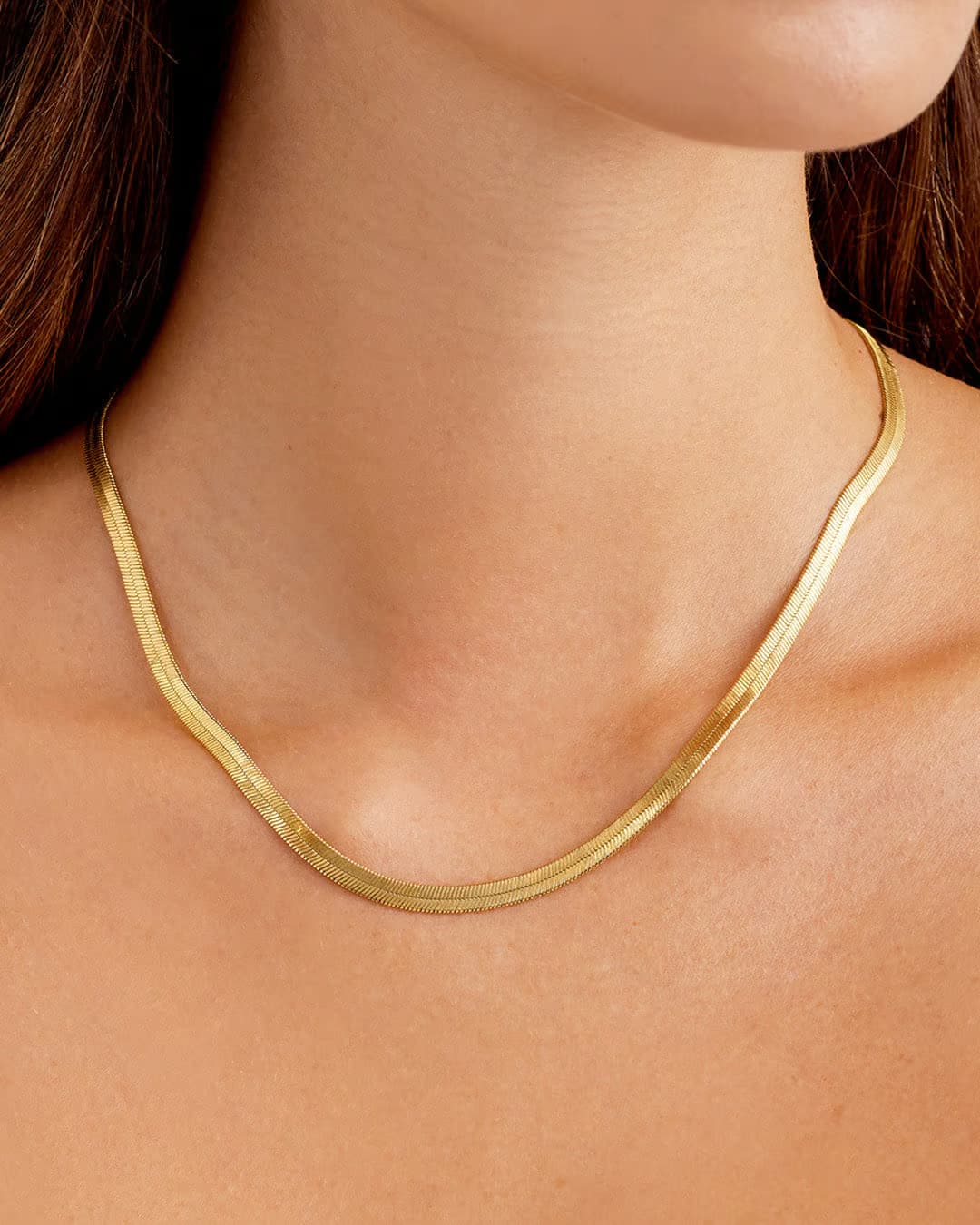 18k gold venice necklace from the jewelry brand Gorjana.