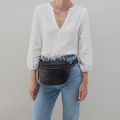 HOBO Bags Juno Belt Bag In Smooth Leather - Navy