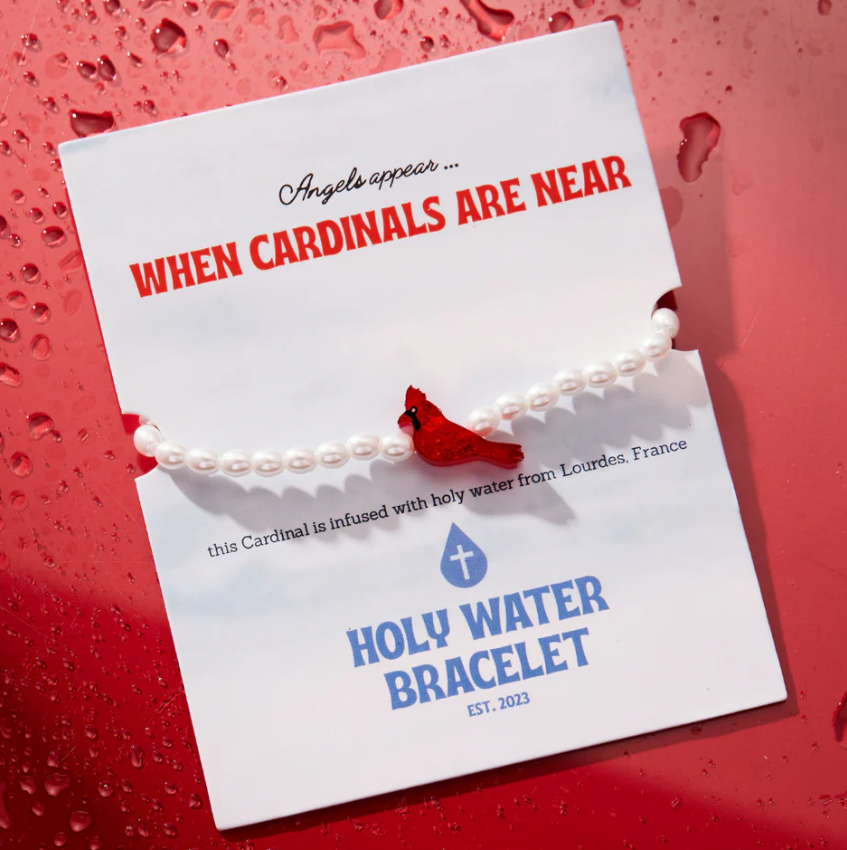 Red Cardinal Bracelet In Crystal Pearl