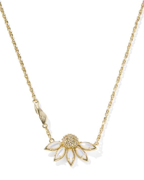 Anya Flower Short Pendant Necklace
