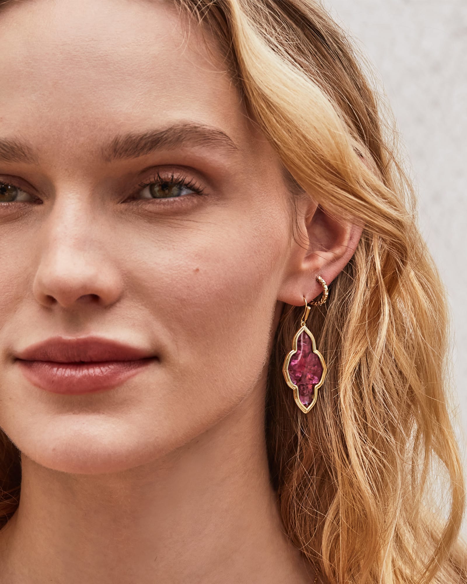 Framed Abbie Drop Earrings in Light Burgundy Illusion