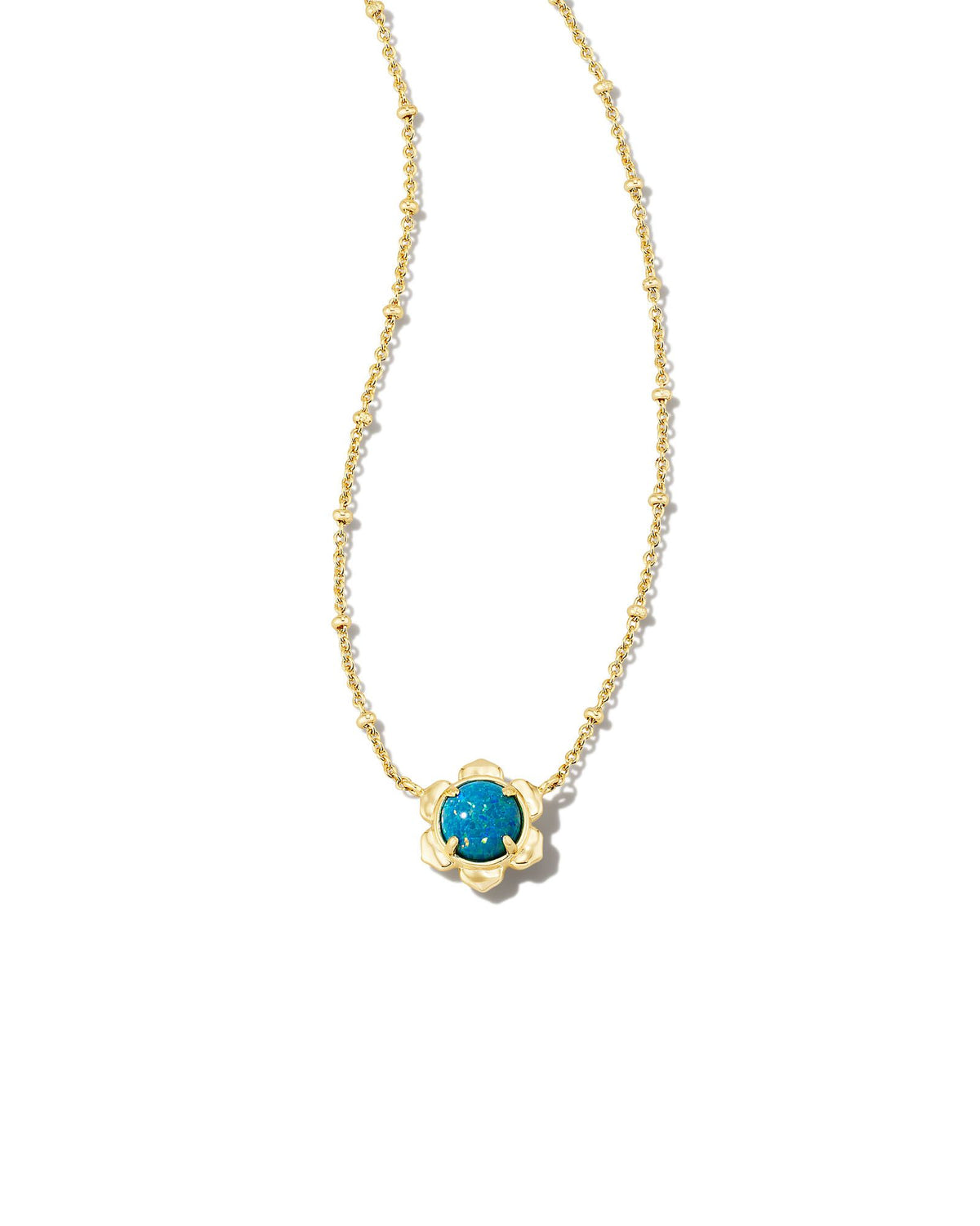 A Kendra Scott Susie Short Pendant Necklace in Gold Marine.