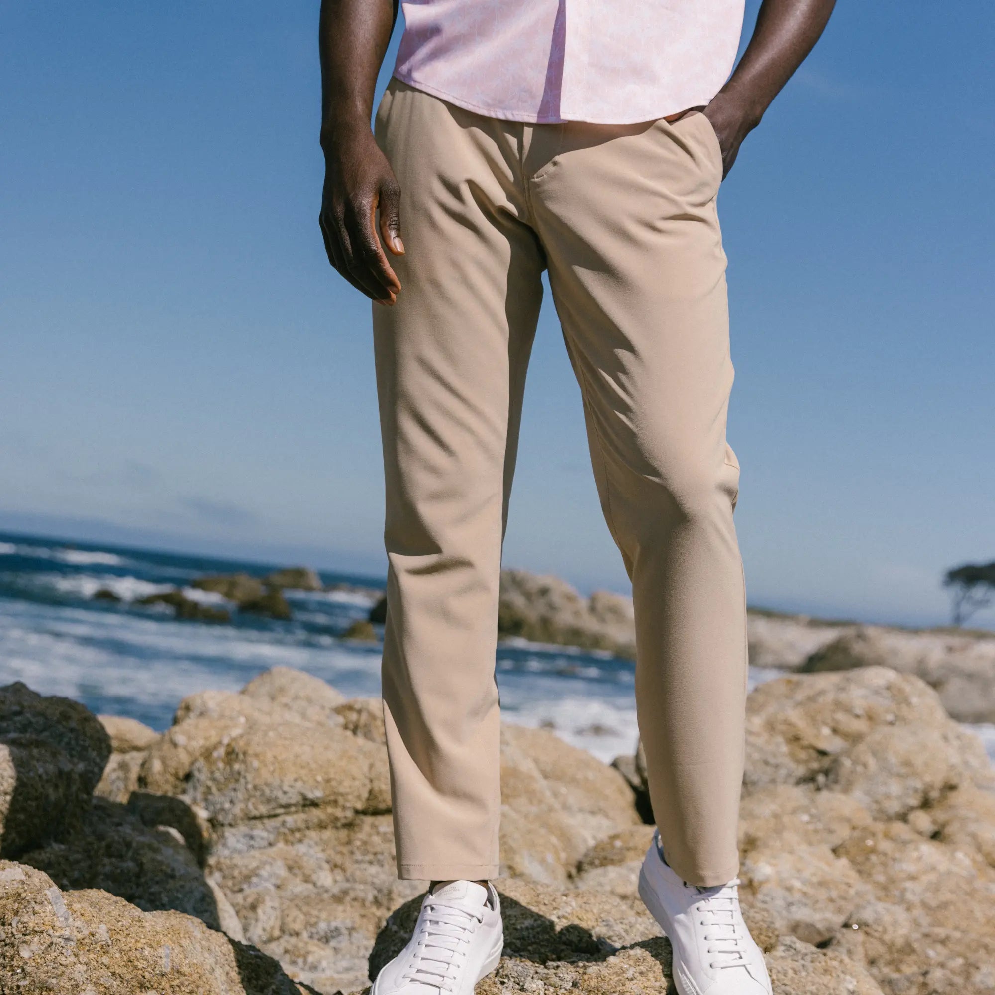 Mizzen+Main Helmsman Chino Pant in color Khaki