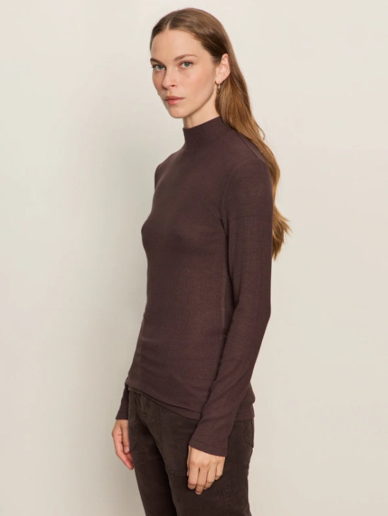 Long Sleeve Mock Essential