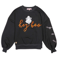 Simply Southern crewneck sweater in the color black. With a floating white ghost above the phrase, "hey boo" in the color orange. 3 Black bats are on the left sleeve.