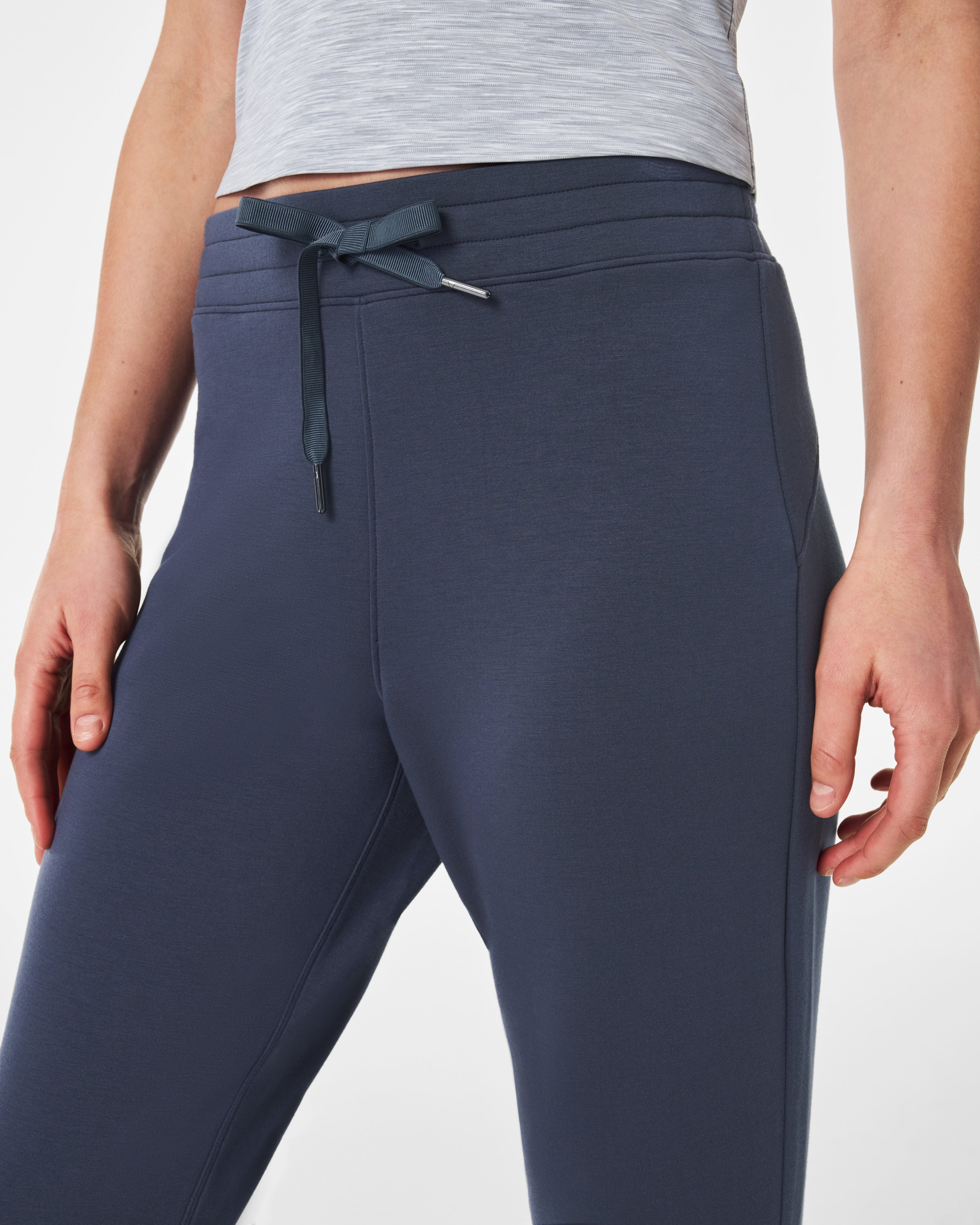 Spanx Airessentials Tapered Pant | Dark Storm