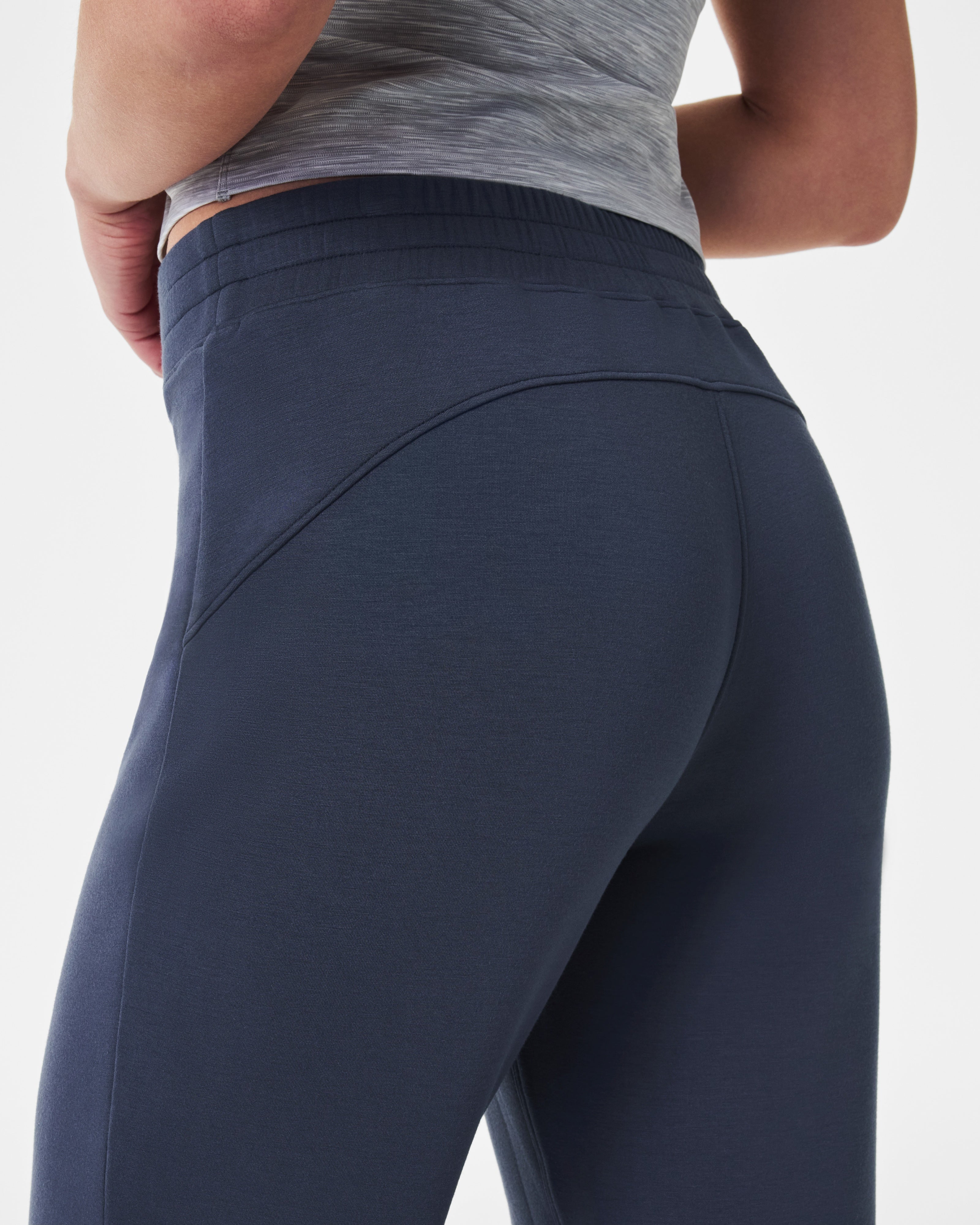 Spanx Airessentials Tapered Pant | Dark Storm