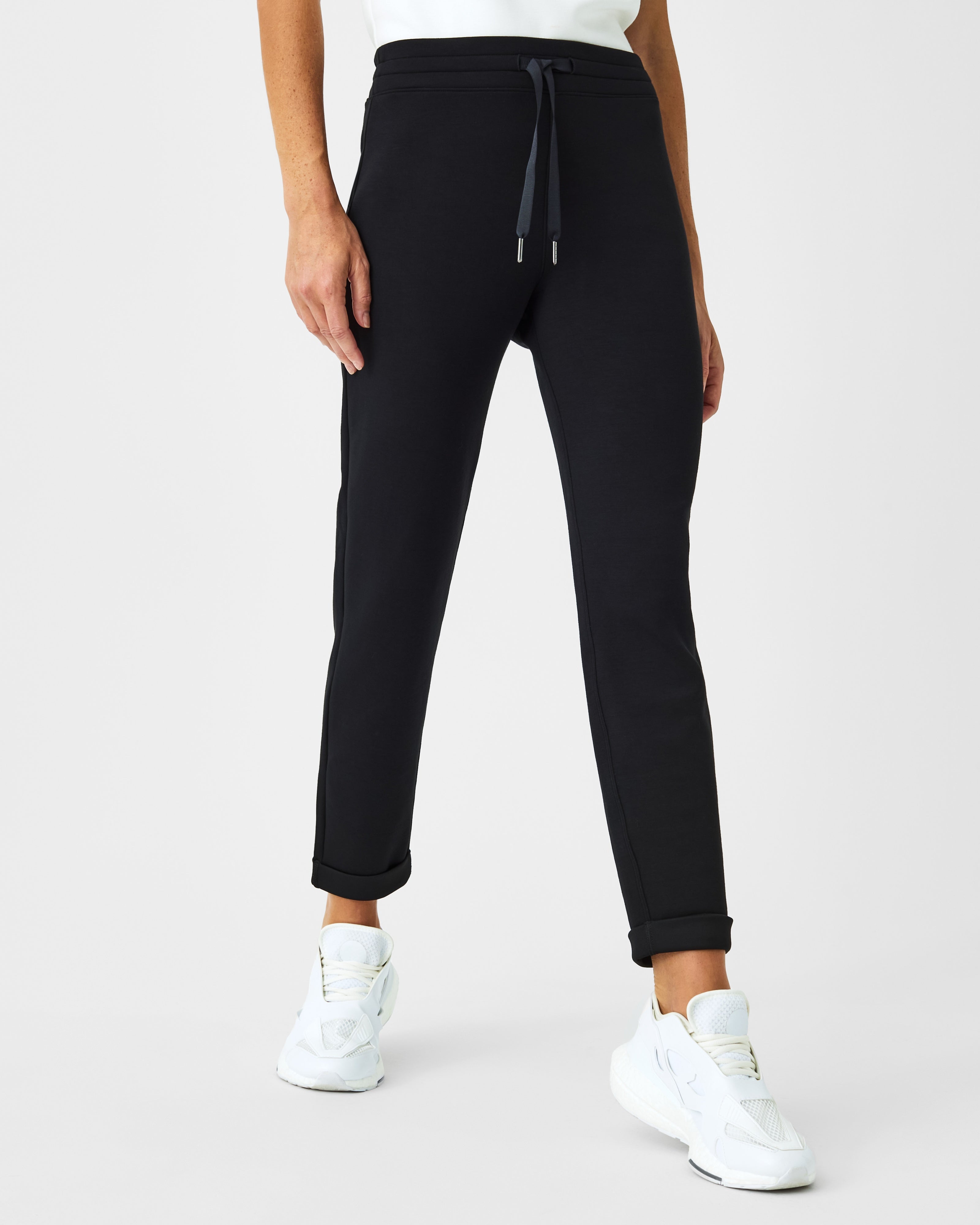 Spanx Airessentials Tapered Pant | Very Black