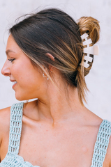 Almond Beige - Medium Hair Clip