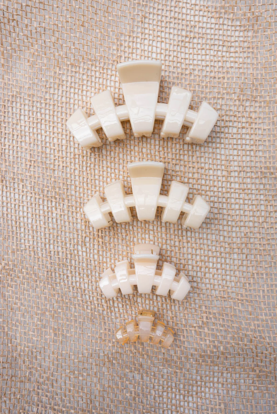 Classic Almond Beige Small Claw Hair Clip