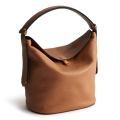 Crafted with a relaxed silhouette and spacious interior, this bag offers the perfect blend of laid-back elegance. This Astoria Shoulder bag is in the Vera New Day Pattern Roasted Pecan.