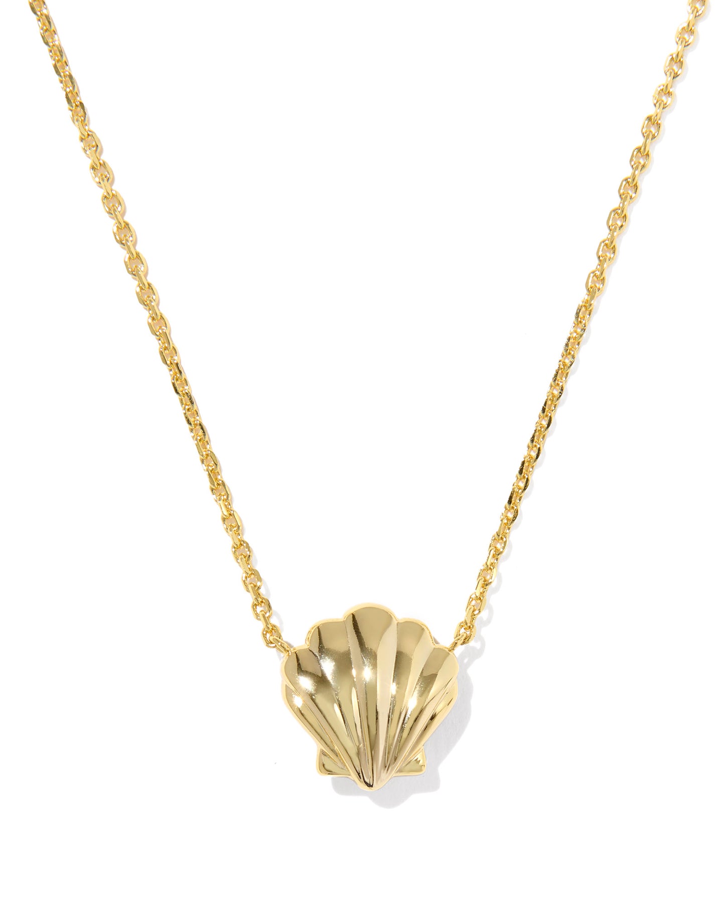 Brynne Shell Short Pendant Necklace