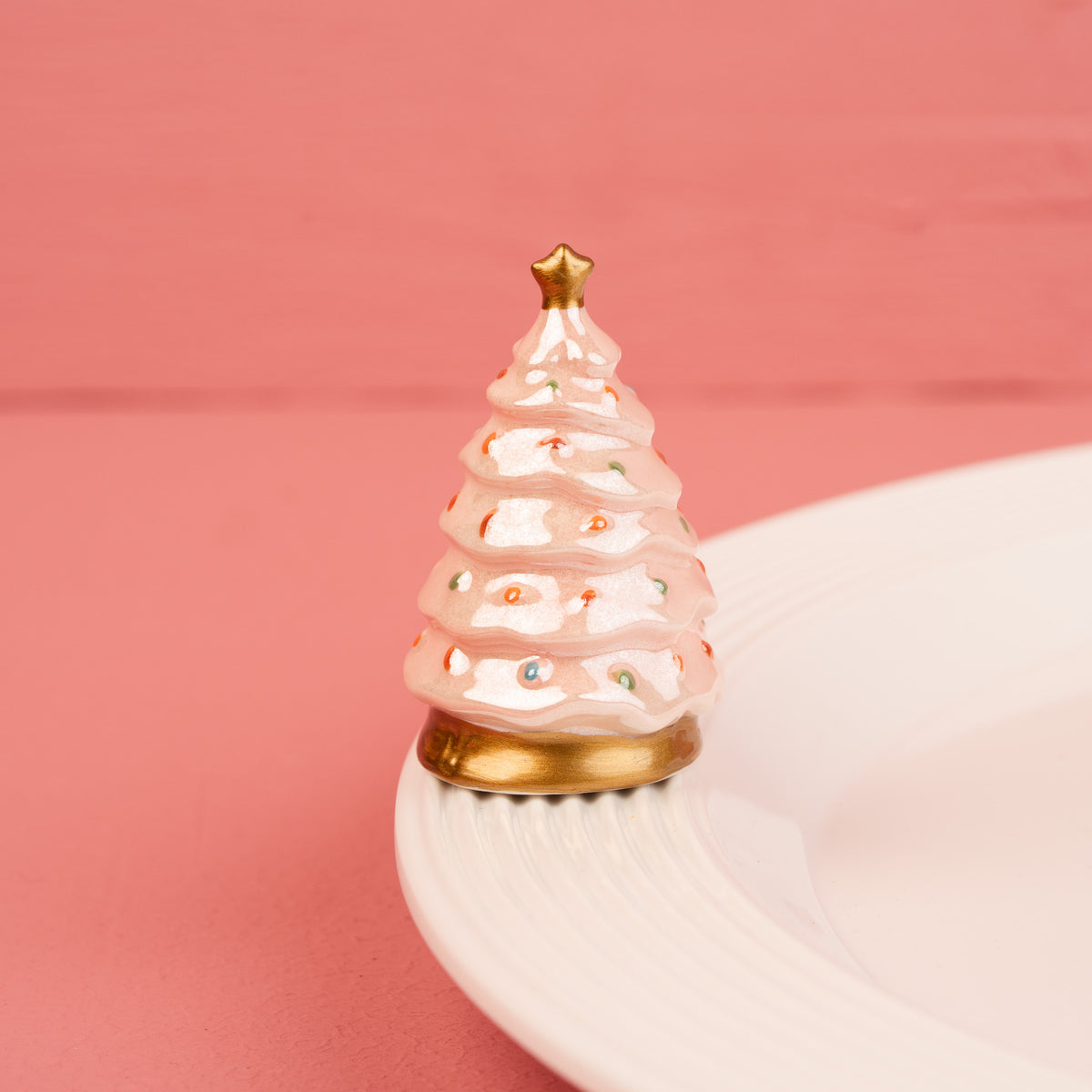 Nora Fleming Twinkle Tree mini displayed on a serving base (Twinkle Tree)