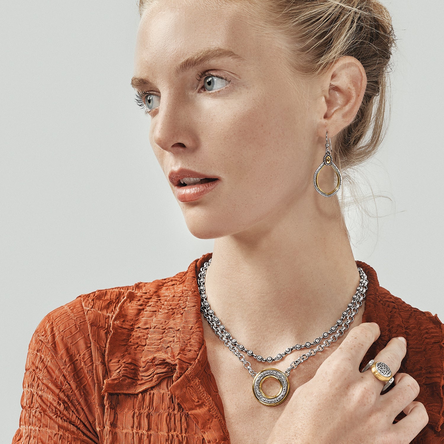 Venezia Open Ring Short Necklace - model shot