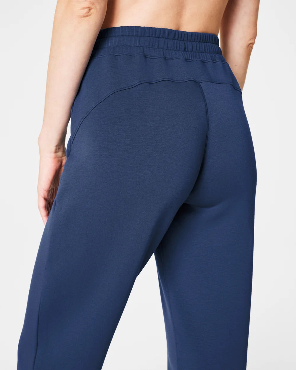 AirEssentials Tapered Pant