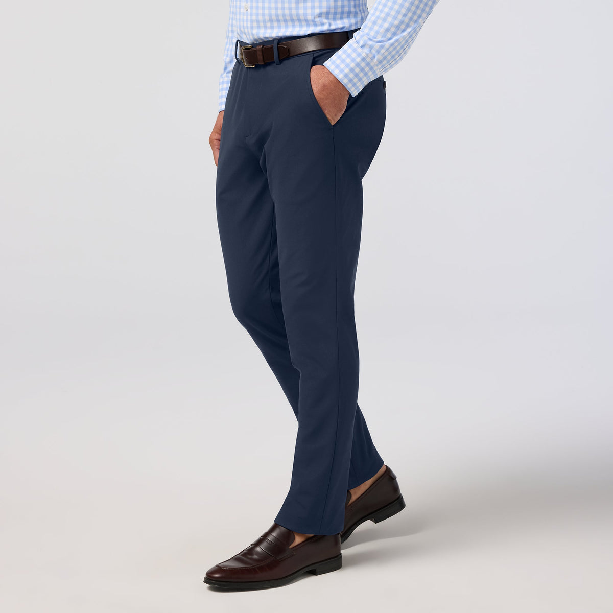 Mizzen+Main Upton Chino Pant in Navy - side view (Navy)