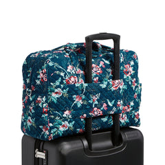 Travel hinge for the weekender travel bag