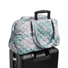 Weekender Travel Bag In Tiger Lily Blue Oar - Image 4 - Vera Bradley